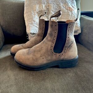 Women’s Blundstone Boots size 6